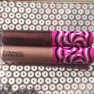 Bundle Mac lipglosses Makeup pouch. Rose color with sequins. New without tags.